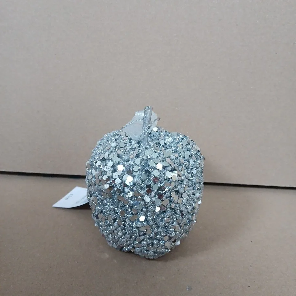 BOX OF APPROXIMATELY 24 GISELA GRAHAM SILVER GLITTER APPLE ORNAMENT 
