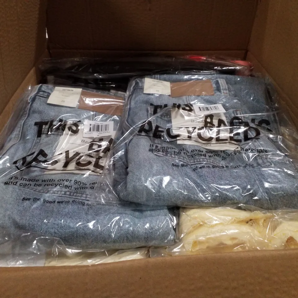 PALLET CONTAINING ASSORTED BRAND CLOTHING INCLUDING JEANS, GIRLFRIEND SHORTS & ACTIVE GEAR