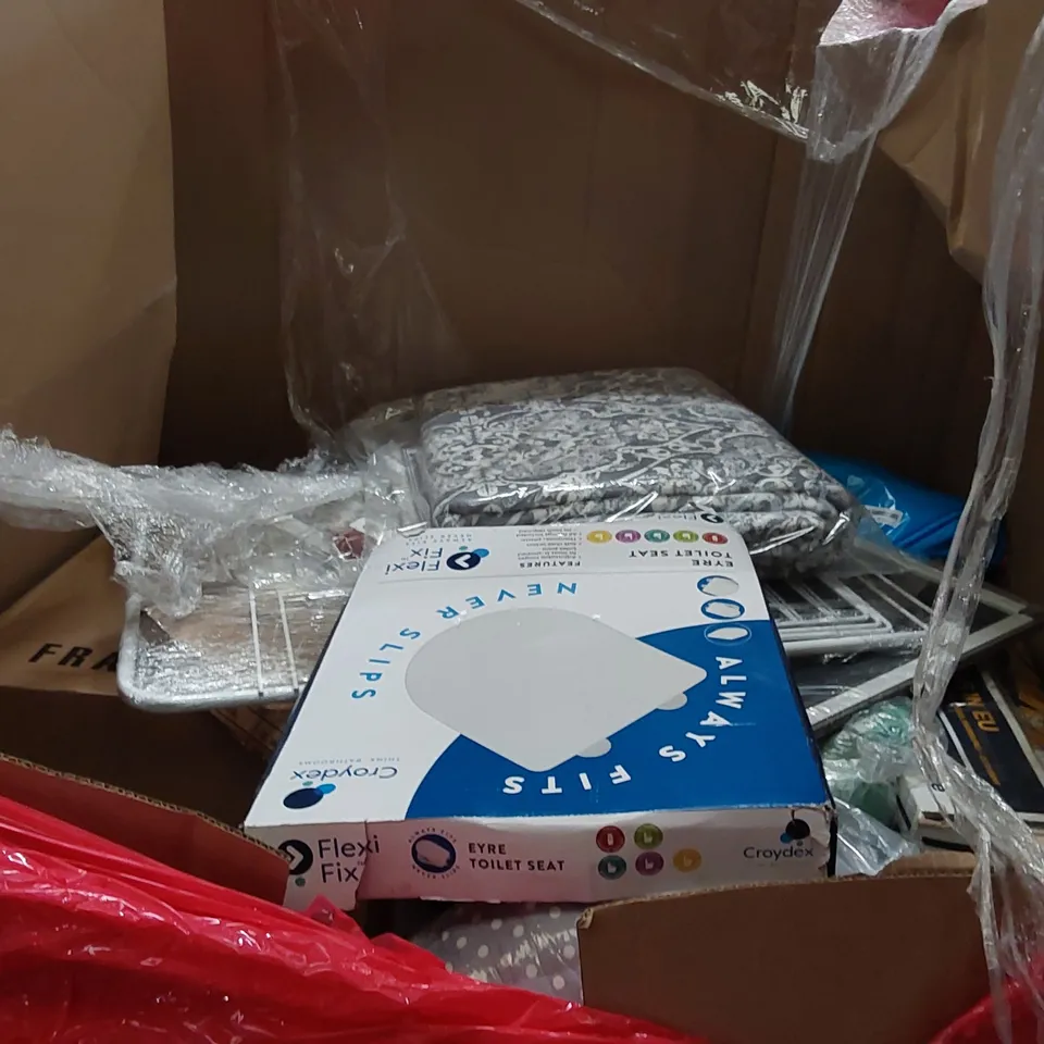 PALLET OF ASSORTED CONSUMER PRODUCTS TO INCLUDE: TABLETOP DISHWASHER, COOKER HOOD, COLLIFORD PROFESSIONAL HAIR DRYER, MULTIFUNCTIONAL FOOD PROCESSOR, PLAYPEN ECT