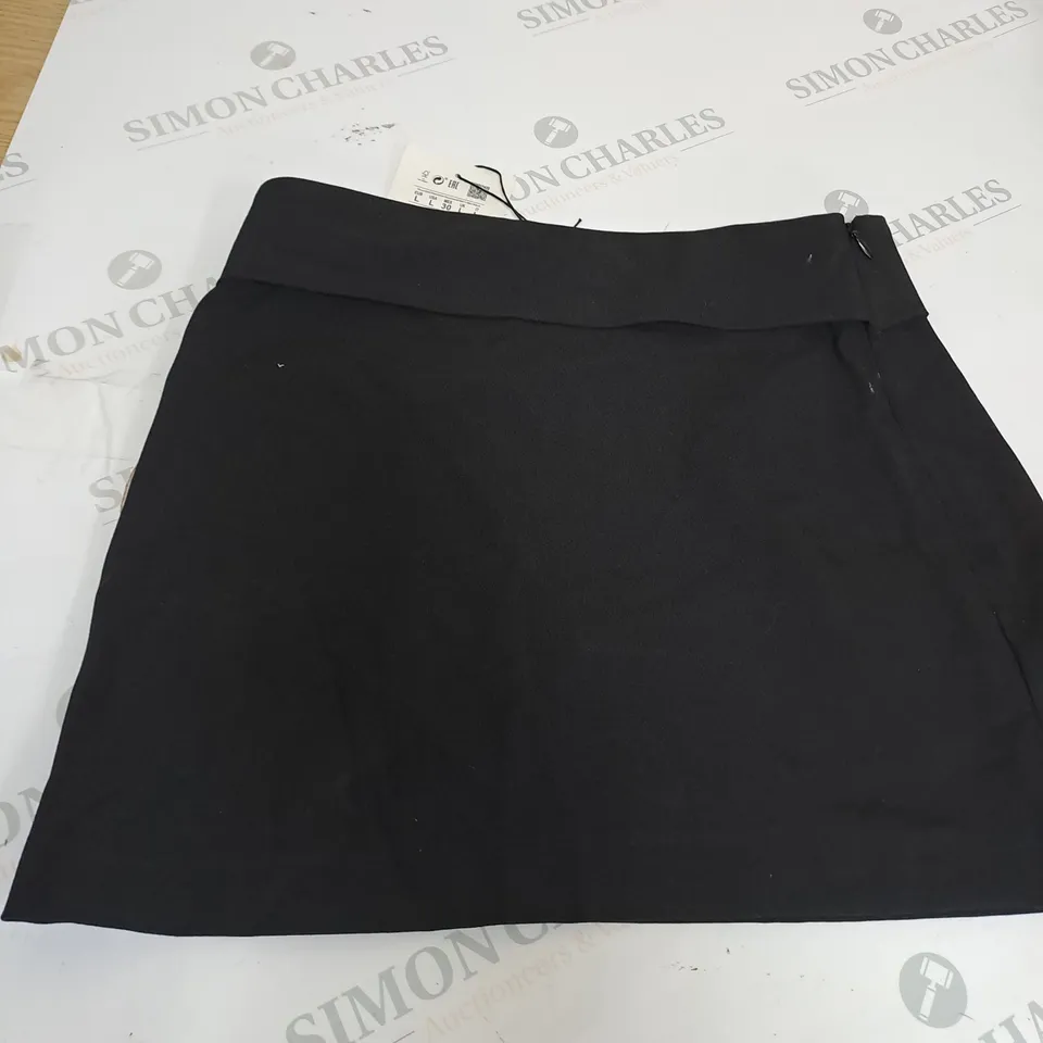 PULL&BEAR BLACK SKIRT  SIZE L 