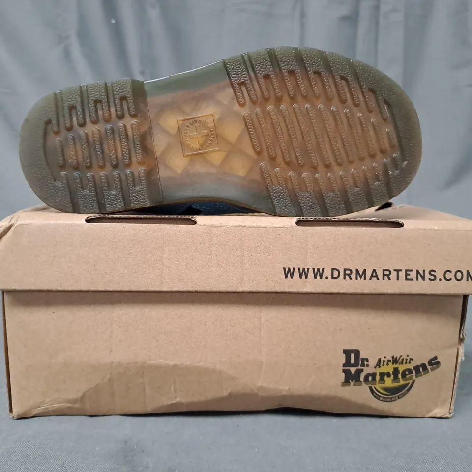 BOXED PAIR OF DR MARTENS KIDS BOOTS IN BLUE UK SIZE 9