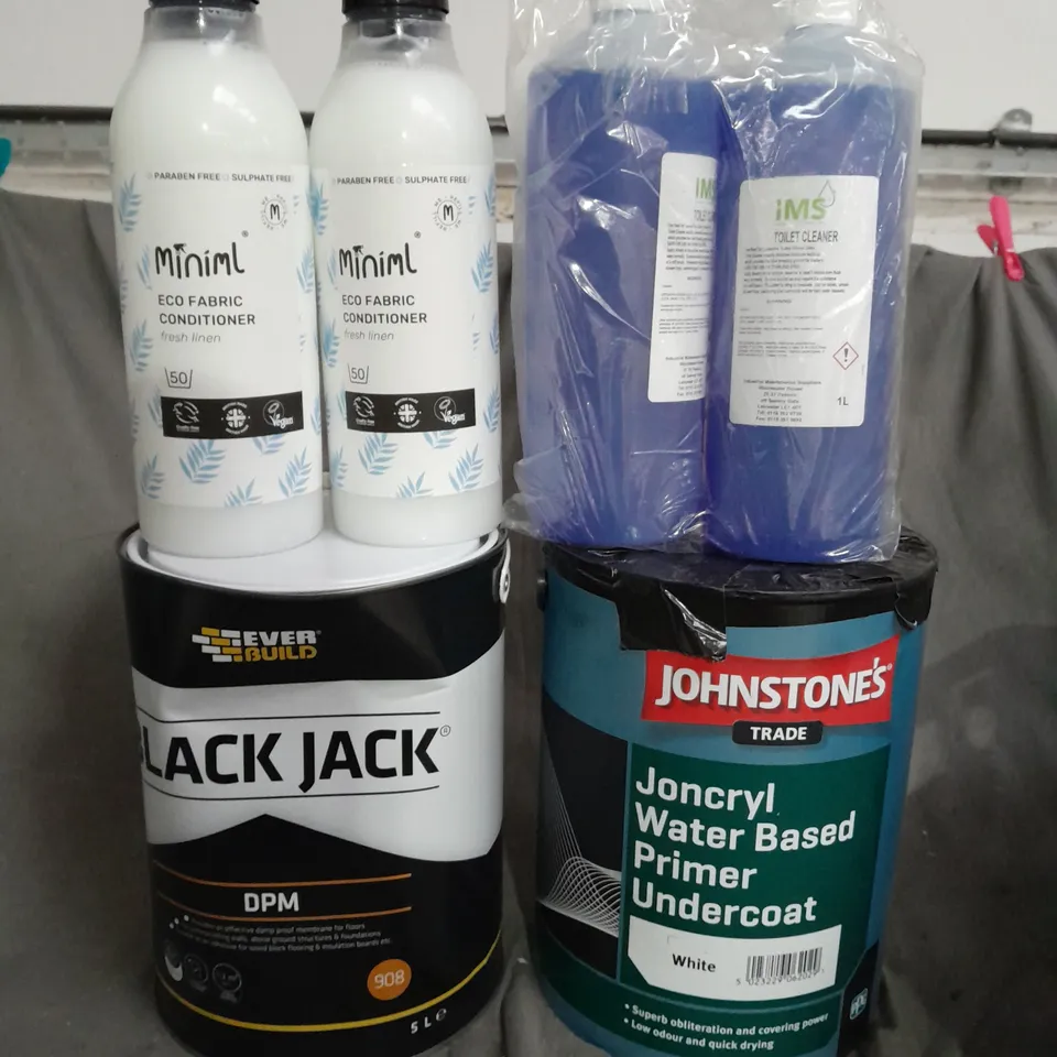 BOX OF APPROXIMATELY 6 ITEMS TO INCLUDE BLACK JACK DPM - JOHNSTON'S PAINT -TOILET CLEANER / COLLECTION ONLY 