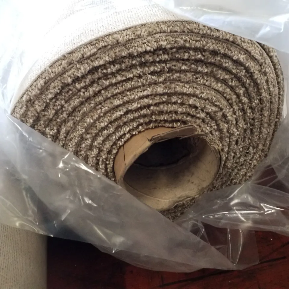 ROLL OF QUALITY FIRST IMPRESSIONS FRESH CARPET APPROXIMATELY 7.6×4