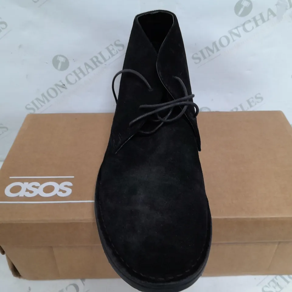 BOXED PAIR OF ASOS DESIGN DESERT BOOTS IN BLACK SUEDE - UK 10.5