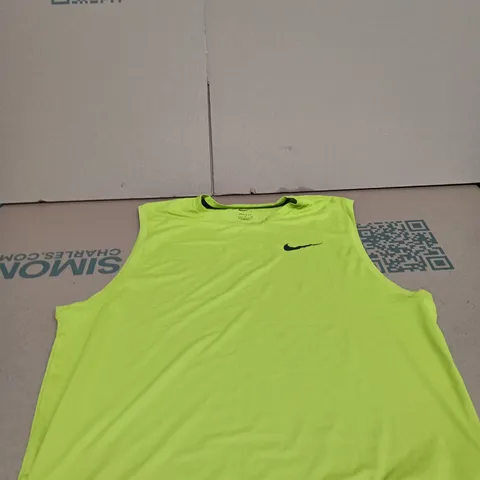 NIKE DRI FIT SLEEVELESS LARGE T SHIRT