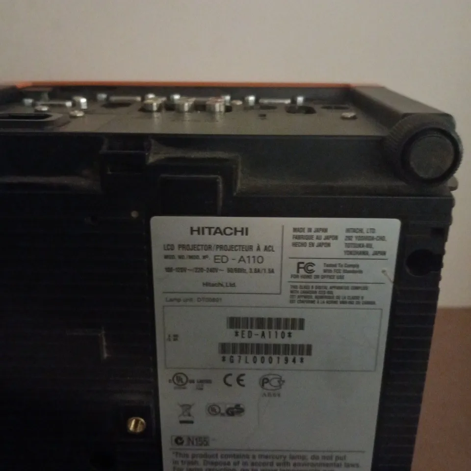 HITACHI LCD PROJECTOR ED-A110