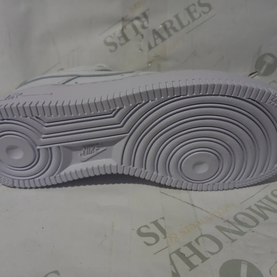 BOXED PAIR OF DESIGNER SHOES IN THE STYLE OF NIKE AIR FORCE 1 IN WHITE UK SIZE 4.5