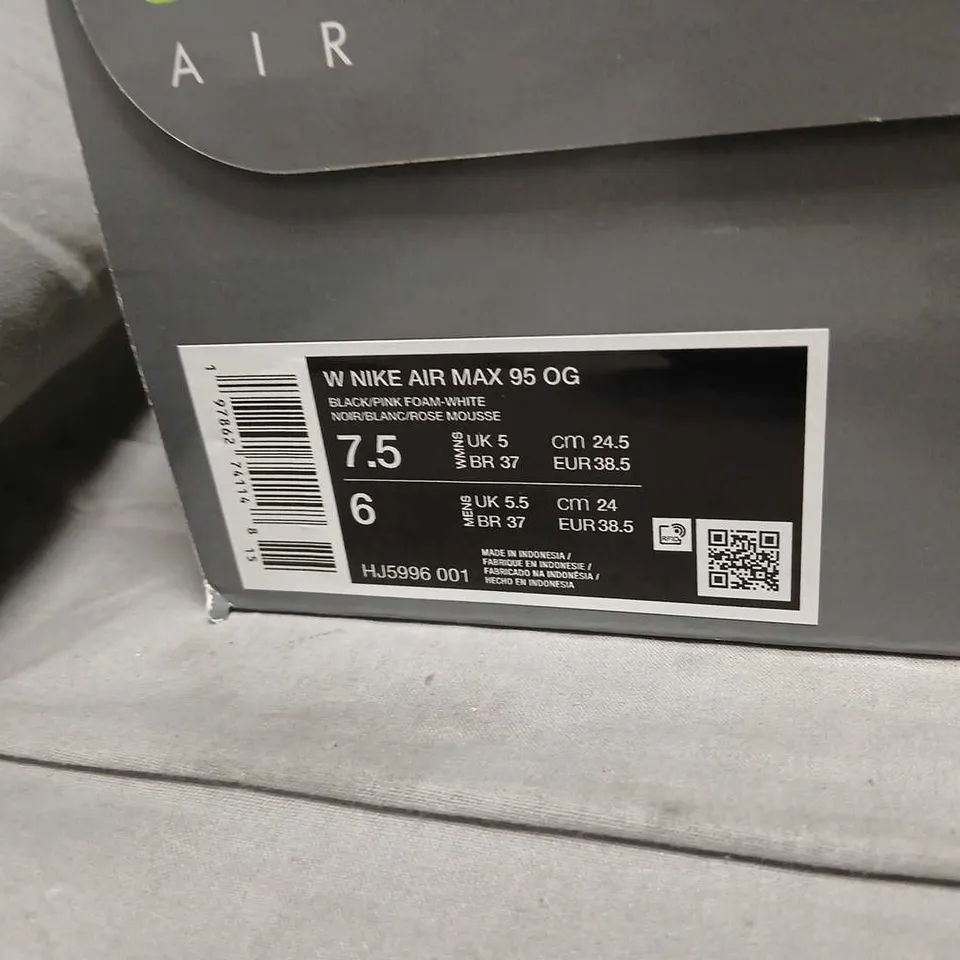 NIKE AIR MAX 95 OG SNEAKERS – BLACK/PINK FOAM-WHITE, UK5 (US7.5)