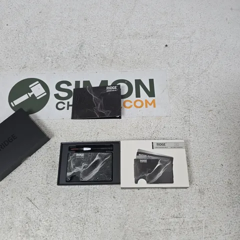RIDGE WALLET – MINIMALIST CARD WALLET, BLACK CARBON FIBRE STYLE
