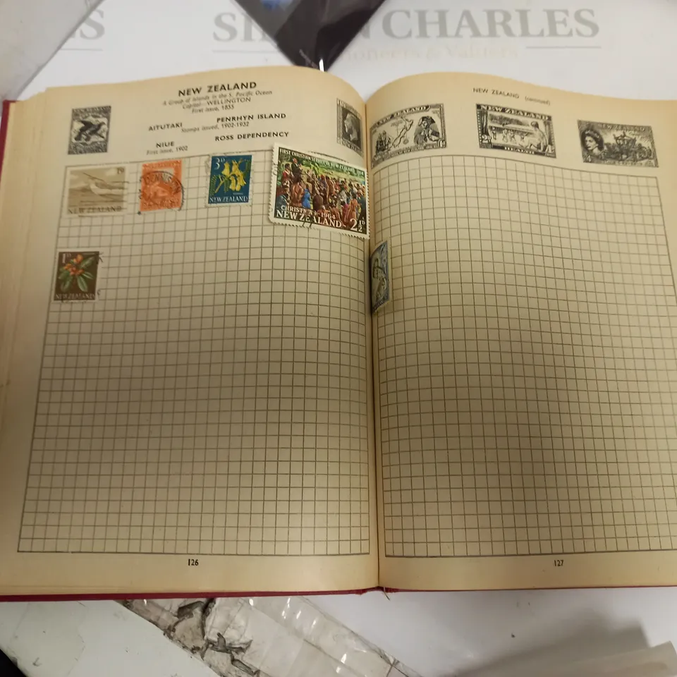 LARGE QUANTITY OF STAMPS AND STAMP COLLECTIONS