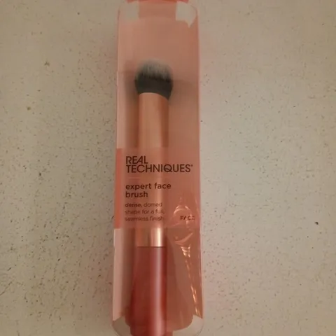 PACK OF 4 REAL TECHNIQUES EXPERT FACE BRUSH