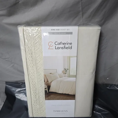 CATHERINE LANSFIELD BRODERIE ANGLAISE DUVET SET - CREAM FULLY REVERSIBLE KING SIZE