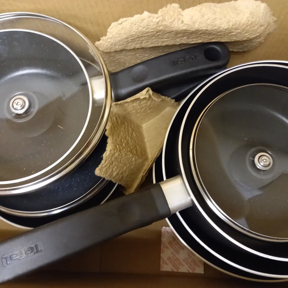 TEFAL ESSENTIAL COOKWARE SET