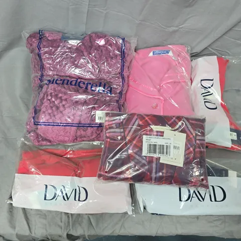 APPROXIMATELY 14 ASSORTED CLOTHING ITEMS IN VARIOUS COLOURS, SIZES, AND STYLES TO INCLUDE BRANDS SUCH AS SLENDERELLA, DAVID ESSENTIALS, CYBER JAMMIES, ETC