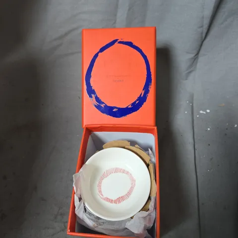 2 BOXES CONTAINING APPROXIMATELY 9 X OTTOLENGHI FOR SERAX XS DISH – WHITE WITH RED SWIRL, BOXED
