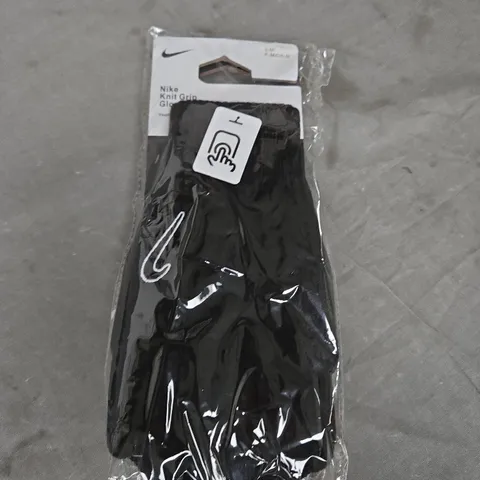 NIKE KNIT GRIP GLOVES - SIZE S/M