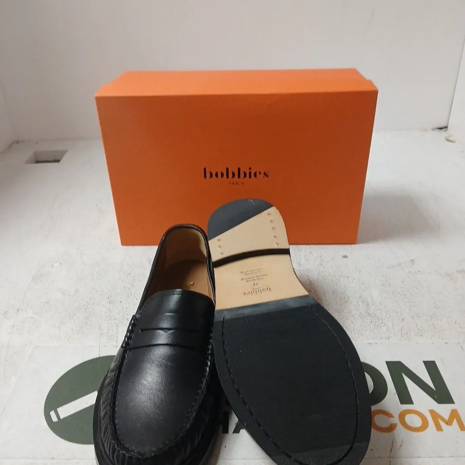 BOXED BOBBIES PARIS MEN'S LEATHER LOAFERS – UK 6 (EU 39)