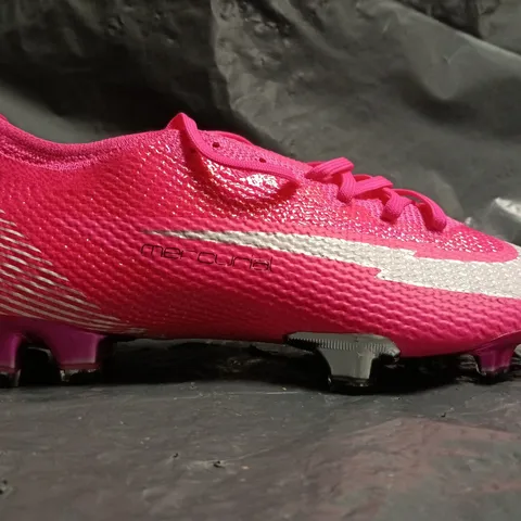 PAIR OF NIKE MERCURIAL VAPOR 13 FOOTBALL BOOTS IN PINK SIZE UK 7