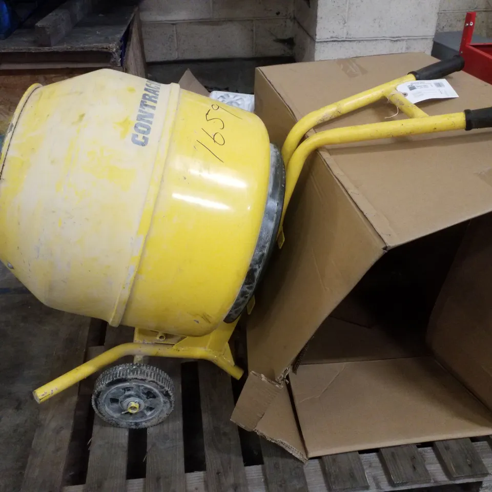 CLARKE CCM135 135 LITRE CONCRETE MIXER WITH STAND