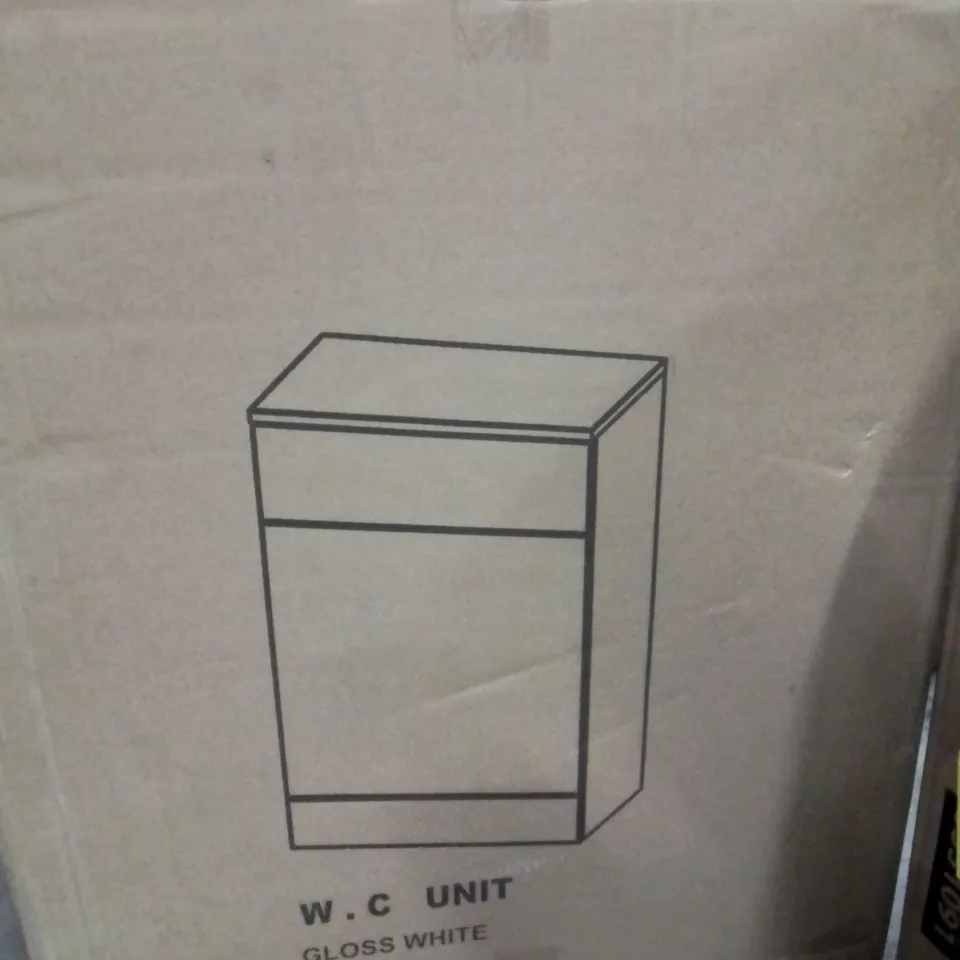 BOXED NUIE MAYFORD 2L LPF ELONGATED WALL MOUNTED KIT 