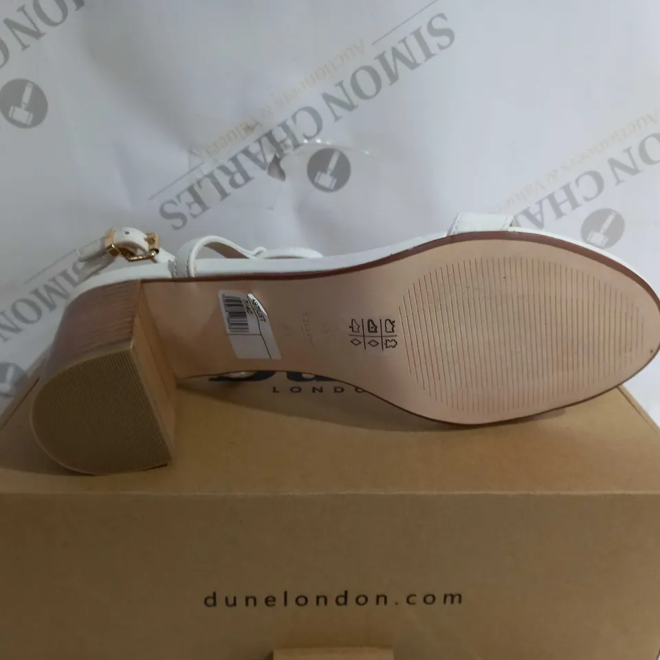 BOXED DUNE JUST HARDWARE DETAIL BLOCK HEEL SANDALS, WHITE, UK 7