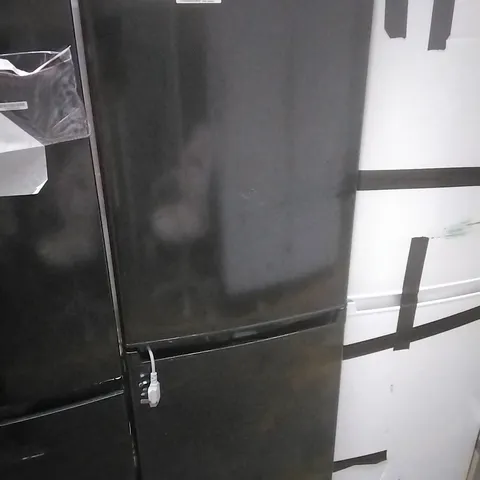 SWAN
SR8161B 172CM HIGH, 55CM WIDE, 50/50 SPLIT FRIDGE FREEZER - BLACK
