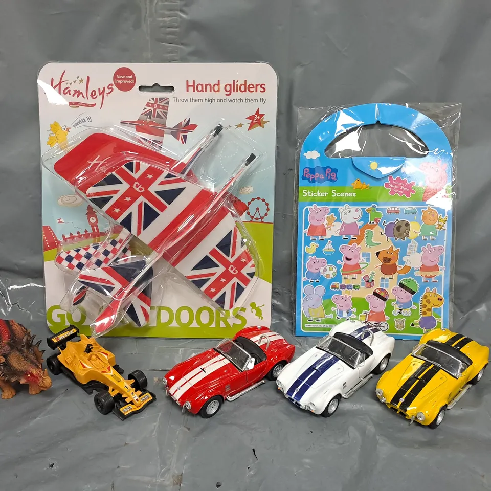 BOX OF APPROXIMATELY 20 ASSORTED TOYS AND GAMES TO INCLUDE HAND GLIDERS, PEPPA PIG STICKER SCENE, ETC - COLLECTION ONLY