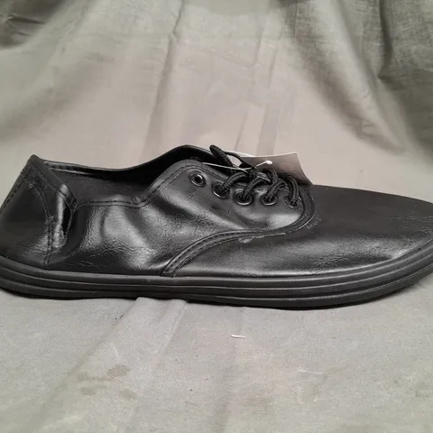 BOX OF APPROX 15 GEORGE BLACK SMART SHOES - VARIOUS SIZES 