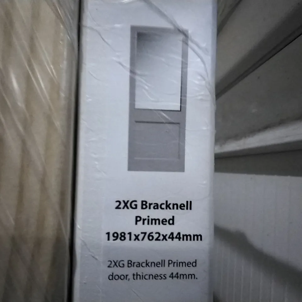 2XG BRACKNELL PRIMED DOOR 1981MM × 762MM 