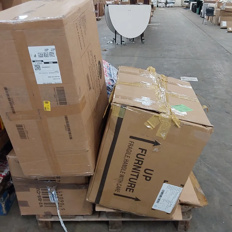 PALLET OF ASSORTED FURNITURE PARTS AND OTHER ASSORTED ITEMS 