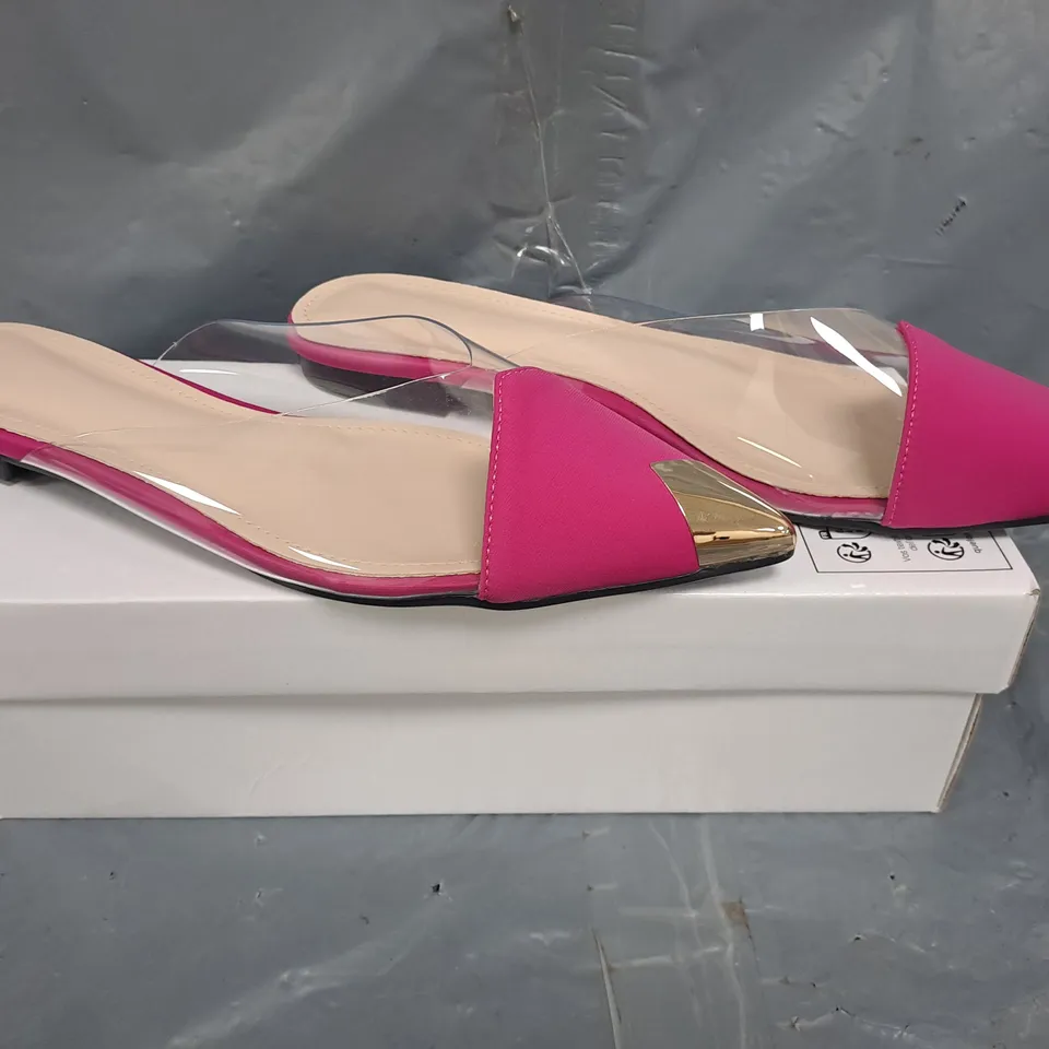BOXED PAIR OF UNBRANDED POINTED TOE FLAT SHOES IN PINK/CLEAR/METALLIC GOLD SIZE EU 44
