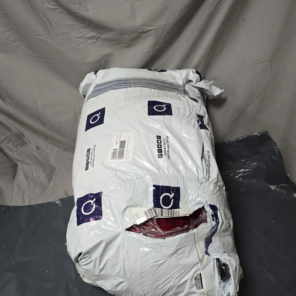 COZEE HOME GIFTABLE TEXTURED LUXURY FAUX FUR THROW IN BERRY