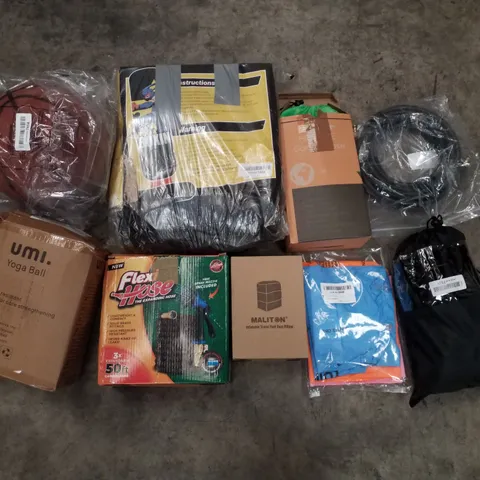 PALLET CONTAINING ASSORTED GARDEN HOSES & INFLATABLES