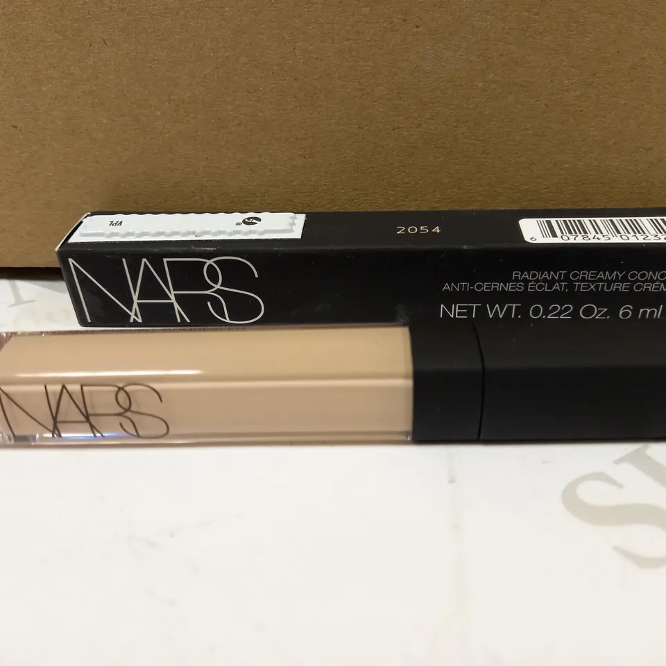 NARS LIGHT 2 VANILLA RADIANT CREAMY CONCEALER - 6ML