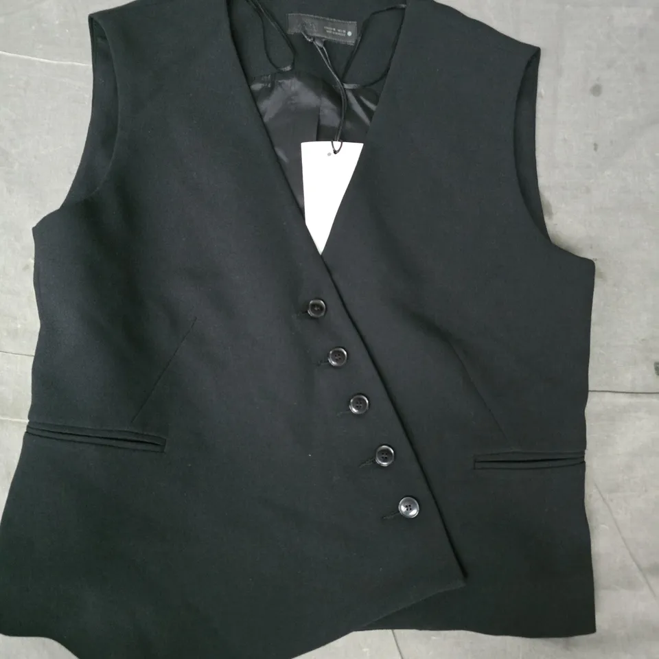 ZARA BLAZER IN BLACK SIZE MEDIUM