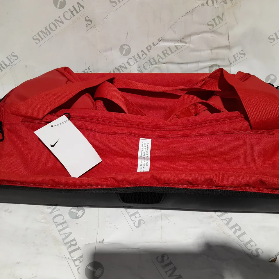 NIKE 37L RED/BLACK SPORTS BAG