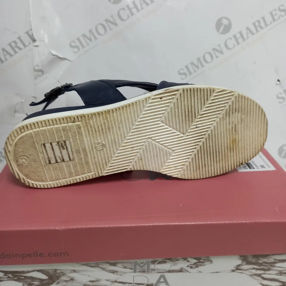 BOXED MODA IN PELLE OLANNA SANDAL SIZE 5