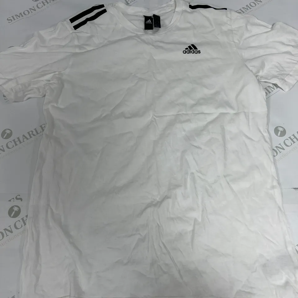 ADIDAS SHORT SLEEVED T SHIRT IN WHITE SIZE MEDIUM