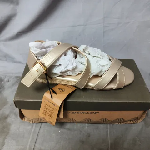 DUNLOP WOMEN’S GOLD METALLIC STRAPPY SANDALS – UK 5 (EU 38)