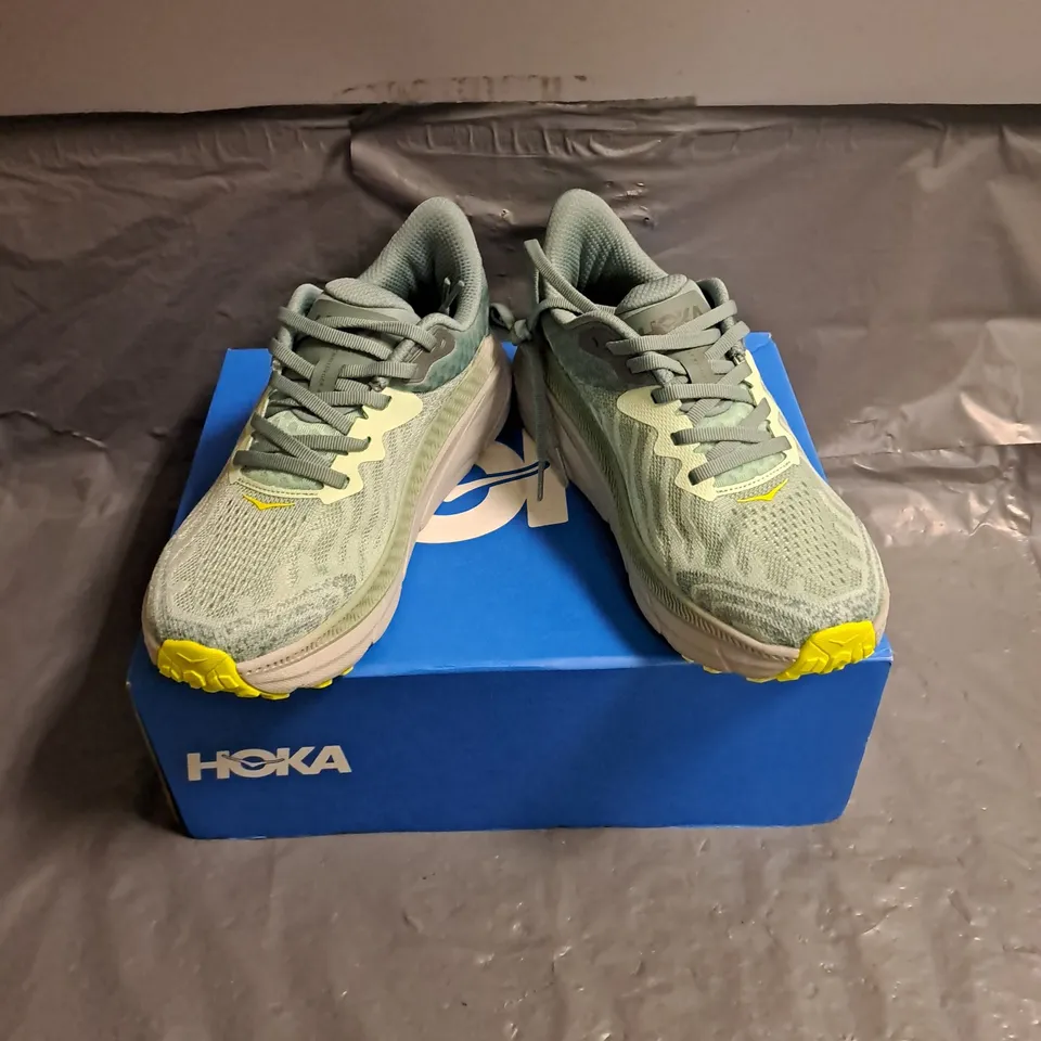 BOXED PAIR OF HOKA CHALLENGER ATR 7 TRAINERS IN GREEN MULTI SIZE 4.5