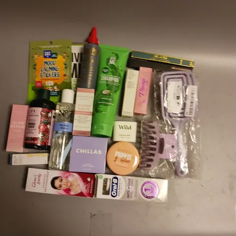 BOX PF APPROX 40 COSMETICS ITEMS TO INCLUDE - CHILLAB LAVENDER MATTE POWDER - GIVE ME ALOE VERA & COCONUT OIL SHAMPOO - SKINAHOLICS BEAUTY SACRED SERUM ETC