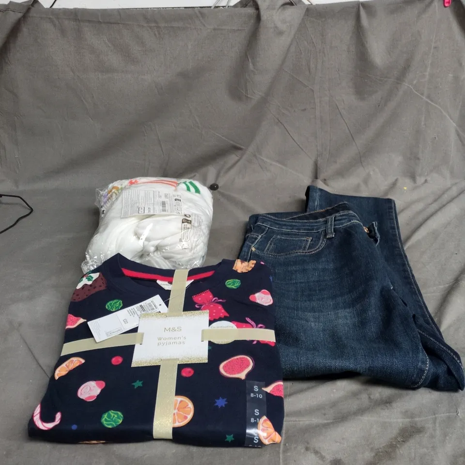 BOX OF APPROXIMATELY 20 ASSORTED CLOTHING ITEMS TO INCLUDE M&S PYJAMAS, JEANS, ASSORTED SOCKS ETC