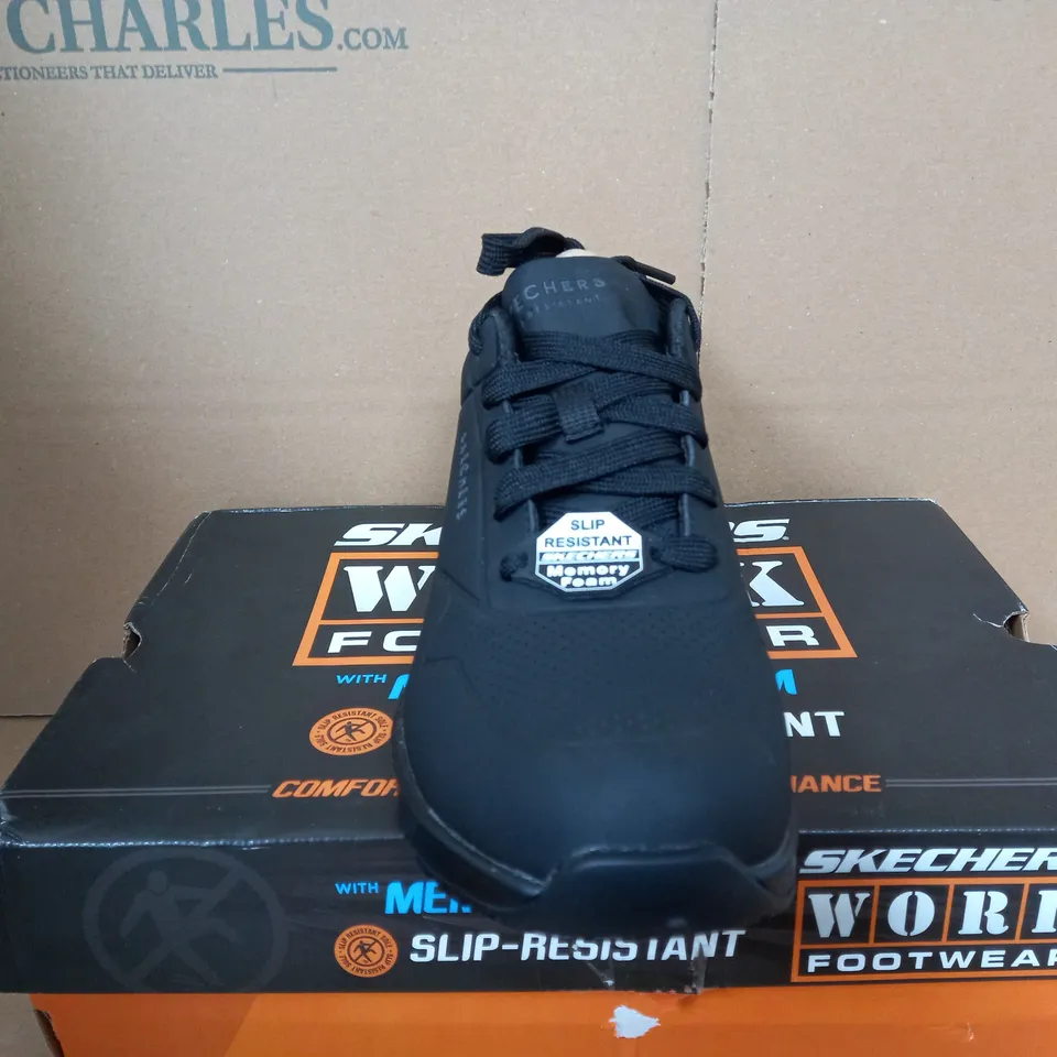 BOXED SKETCGERS WORX UNO LACE UP ATHLETIC SHOE - SIZE 8