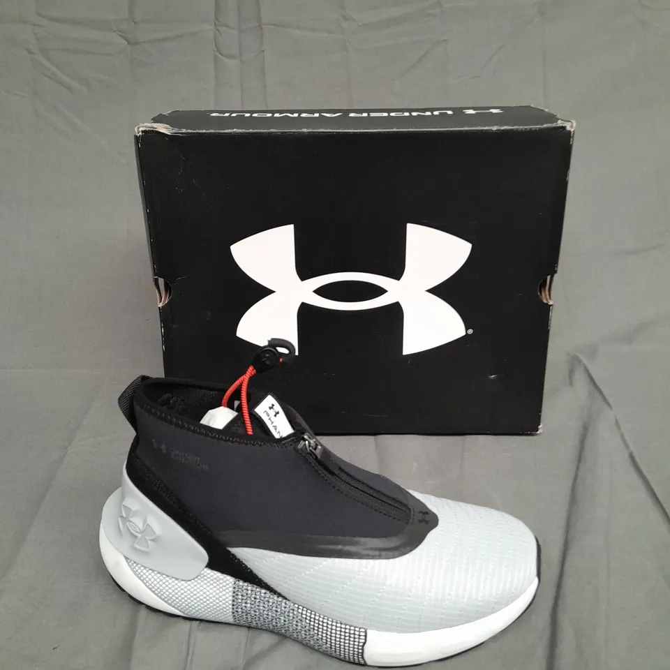 BOXED PAIR OF UNDER ARMOUR PHANTOM 3 SE WARM UK 7 
