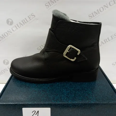 EMU AUSTRALIA BOURKE LEATHER ANKLE BOOTS UK SIZE 8 BLACK