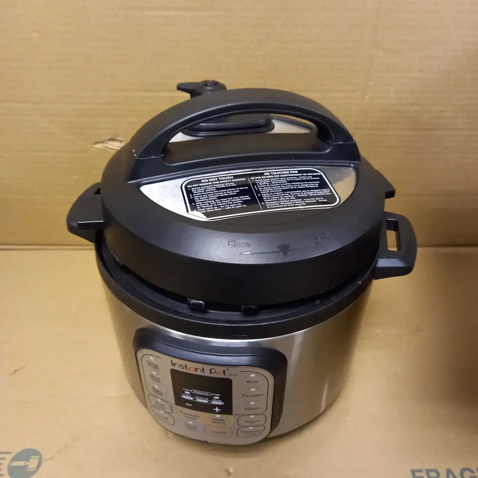 INSTANT POT DUO MINI PRESSURE COOKER