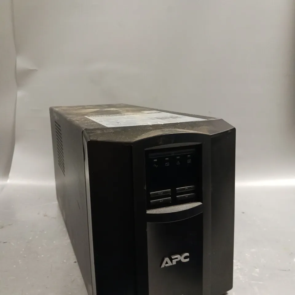 APC 1500 SMARTSLOT UPS