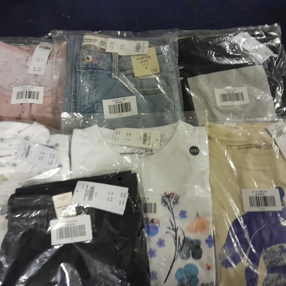 LOT OF 17 ASSORTED BAGGED ABERCROMBIE & FITCH KIDS CLOTHING ITEMS - ALL 11/12