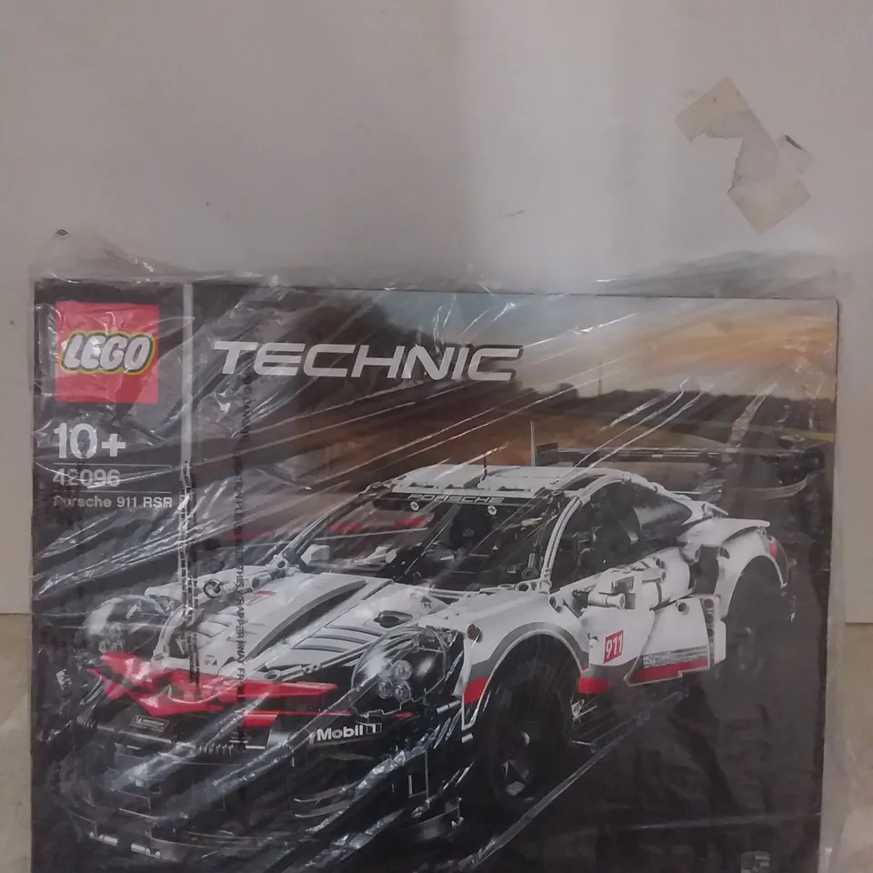 BOXED LEGO TECHNIC PORSCHE 911 RSR - SET 42096 RRP £139.99