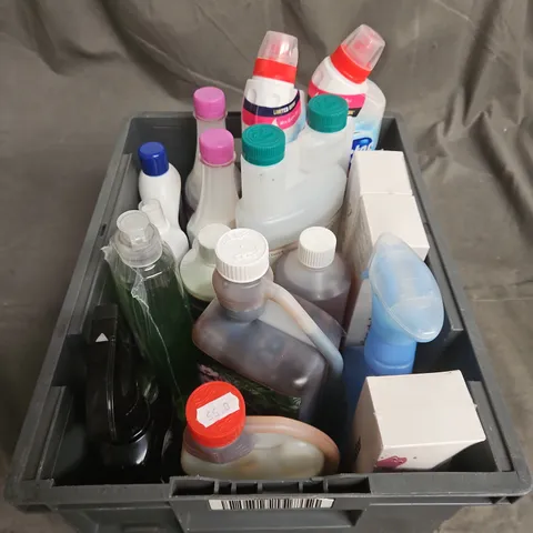 APPROXIMATELY 10 ASSORTED HOUSEHOLD LIQUID PRODUCTS TO INCLUDE - TOILET GEL , STAIN TREATER , WATER STARCH , ETC